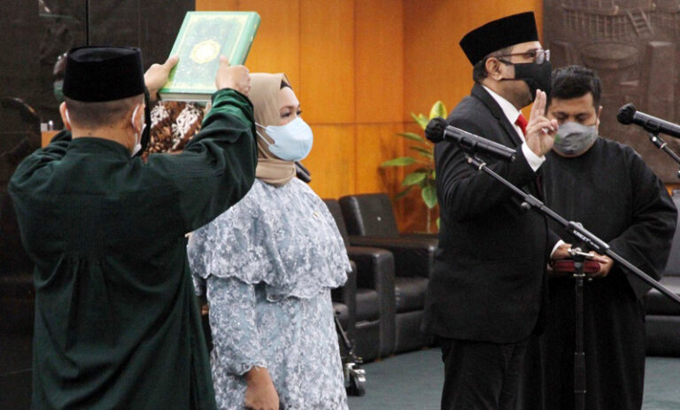 Harvey Malaiholo Dilantik Jadi Anggota MPR RI