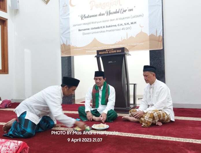 Warga Pucanganom Yogyakarta Sukses Adakan Pengajian Khataman dan Nuzulul Quran di Masjid Wahyun Asror