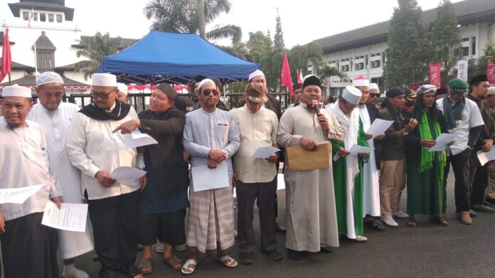 API Jabar Kembali Gelar Aksi Tolak Pembangunan Patung Soekarno