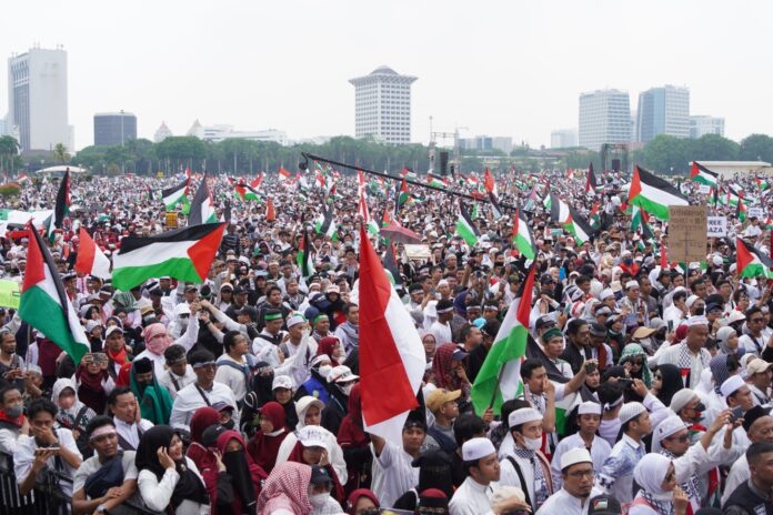 Dua Juta Massa Hadiri Aksi Bela Palestina di Monas