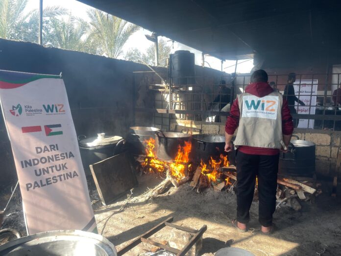 Buka Dapur Umum di Gaza Palestina, Ribuan Porsi Makanan Siap Saji Didistribusikan Se Khan Yunis